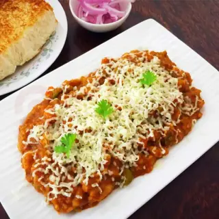 Cheesy pav bhaji (1 pc Pav) Cheesy pav bhaji (1 pc Pav)