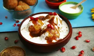 Dahi Vada {2pcs/Plate} Dahi Vada {2pcs/Plate}